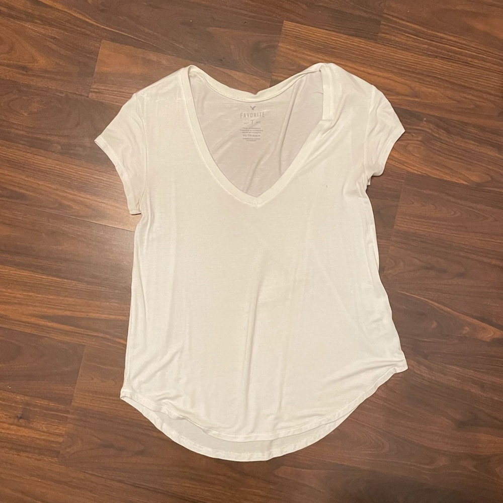 American Eagle XS white “Favorite T”